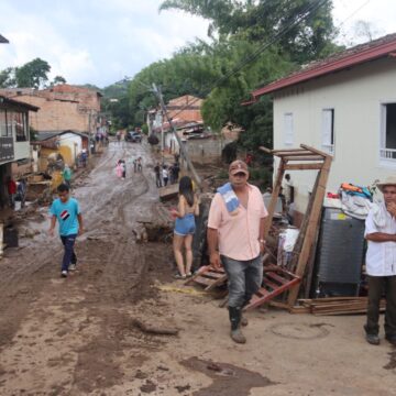 Gobernación de Antioquia atiende emergencias por lluvias en Venecia, Abriaquí y Fredonia