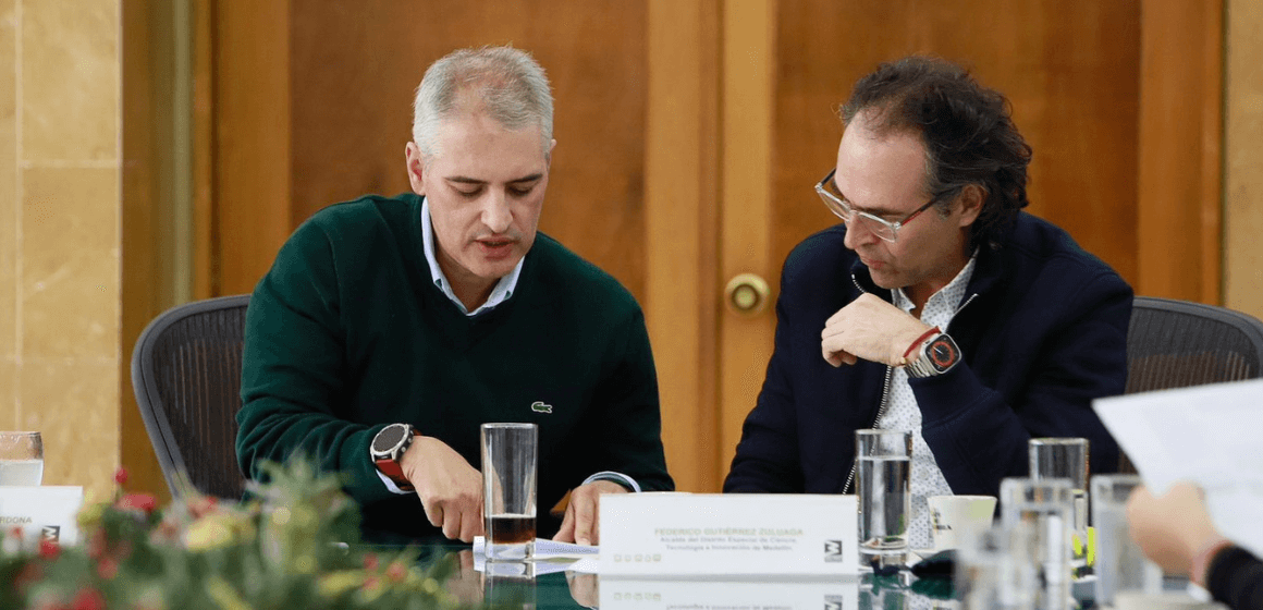 Gobernador de Antioquia busca cobro extra en factura de energía para seguridad
