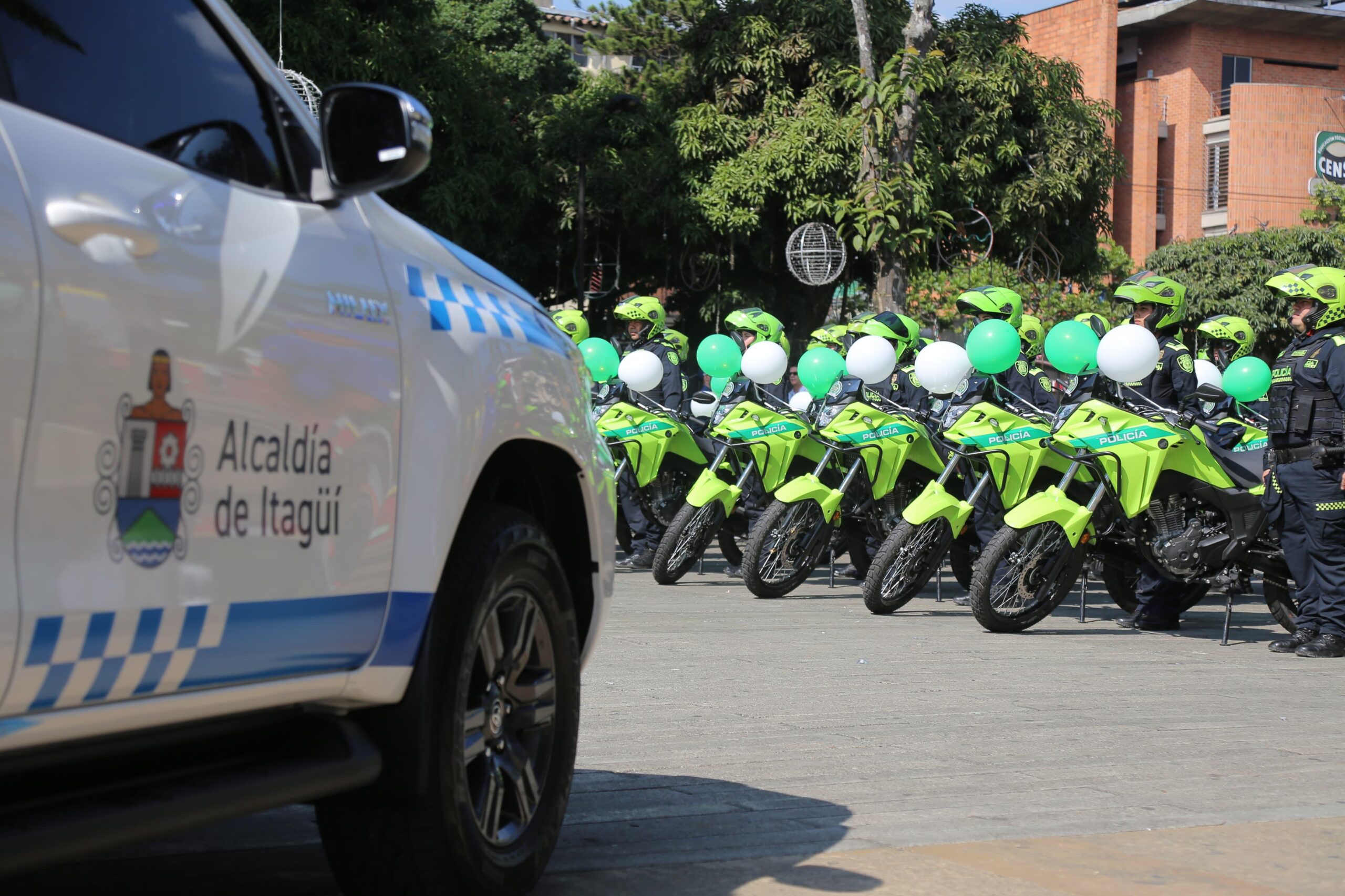 Nuevos vehículos para policía y agentes de tránsito