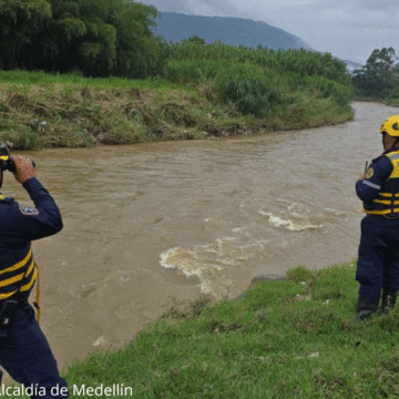 Encuentran cuerpo de habitante de calle arrastrado por lluvias al río Medellín