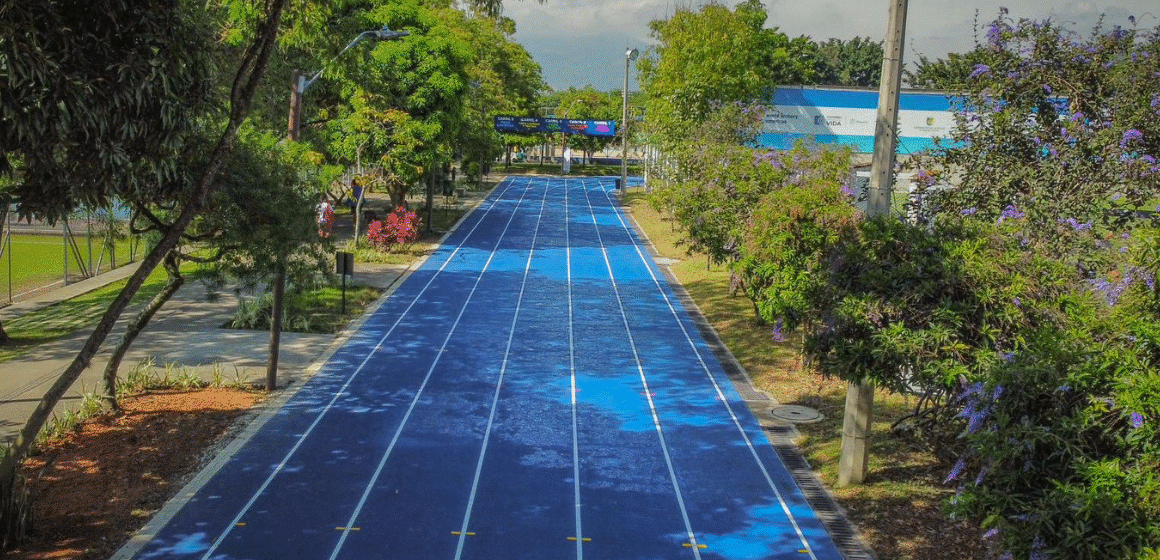 Medellín entrega renovada pista de atlética en la Unidad Deportiva de Belén