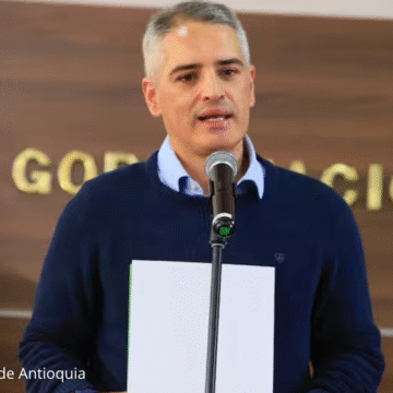 Gobernador de Antioquia recusa a la Fiscal General y denuncia persecución política