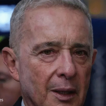 Condenan al expresidente Álvaro Uribe a 12 años de prisión domiciliaria
