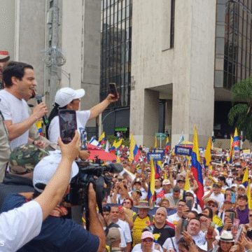 55 mil personas marcharon a favor de Uribe en Medellín