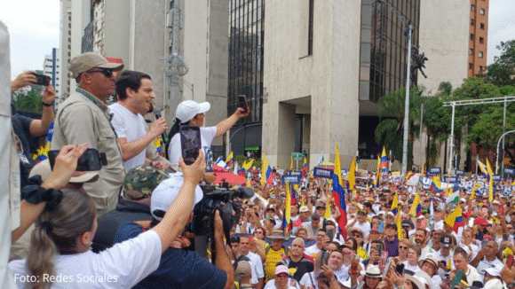55 mil personas marcharon a favor de Uribe en Medellín