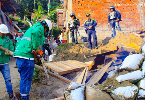 Alcaldía de Medellín ha desmontado 1.467 construcciones ilegales en 2025
