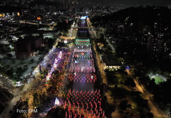 Medellín encendio el alumbrado navideño