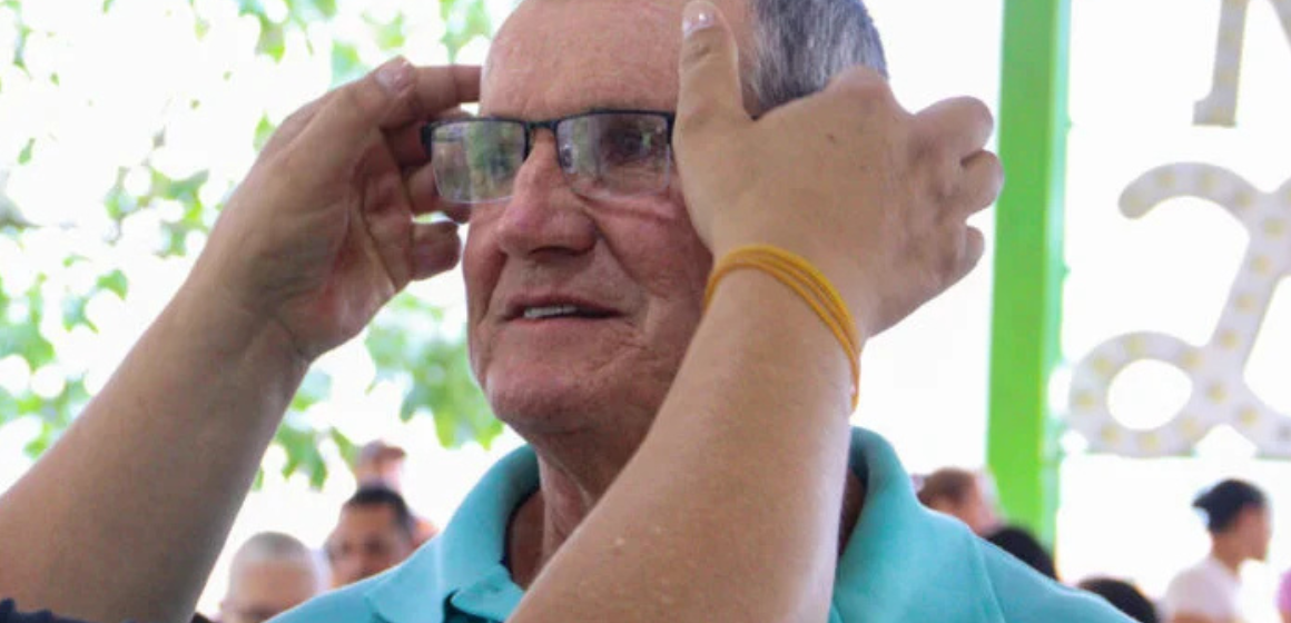 Gafas y prótesis para 250 copacabanenses