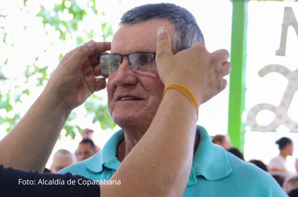 Gafas y prótesis para 250 copacabanenses