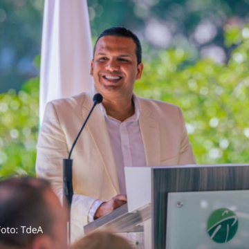 UdeM tiene dudas sobre título de maestría del rector del TdeA