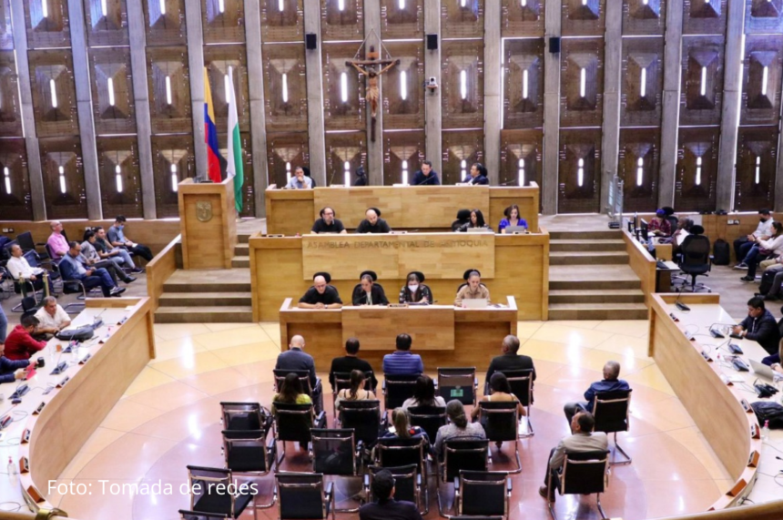 Queja disciplinaria contra diputados por declarar “persona no grata”