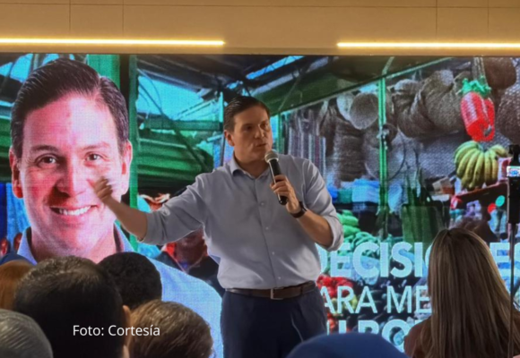 Pinzón presenta en Medellín plan para seguridad y activar la economía
