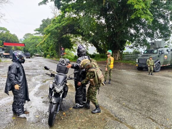 Paro minero en el Bajo Cauca antioqueño completa más de 10 días