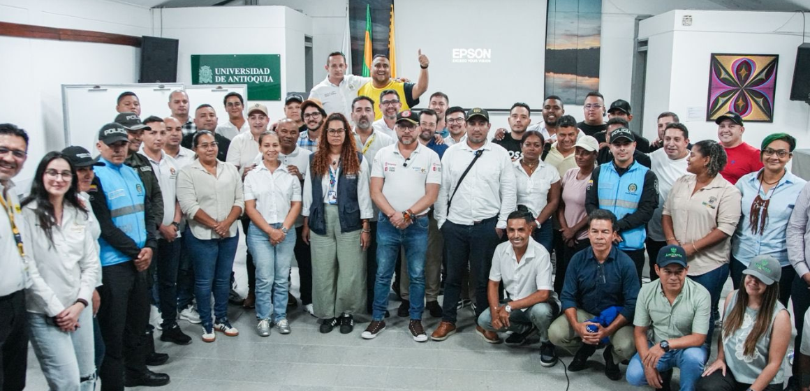 Levantan paro minero en el Bajo Cauca antioqueño tras 12 días Levantan paro minero en el Bajo Cauca antioqueño tras 12 días