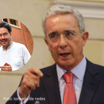 Uribe arremete por crisis con Ecuador y señala a Iván Cepeda