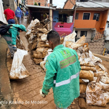 Lluvias en Medellín dejan un menor muerto y decenas de familias afectadas en Manrique