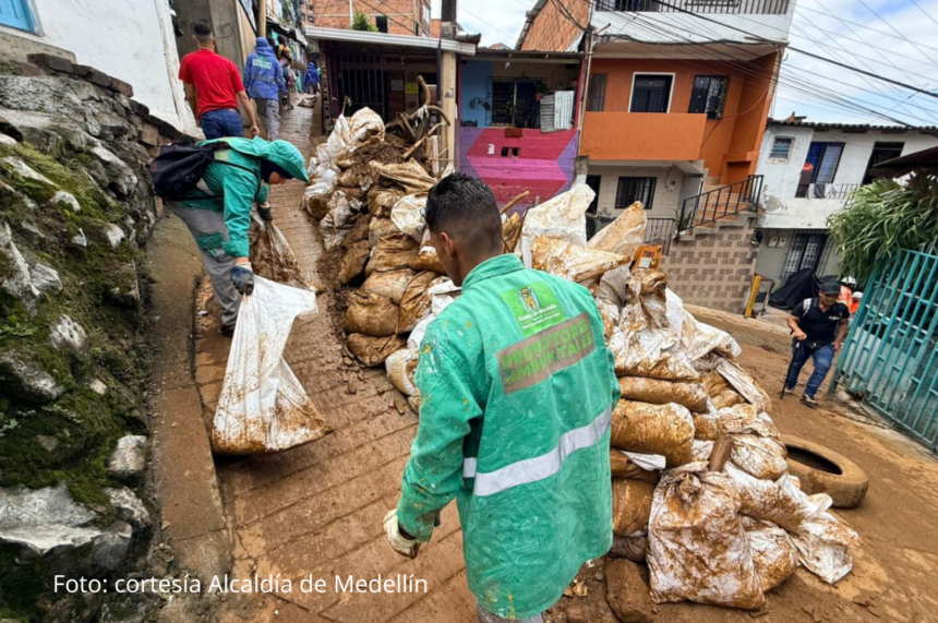 Lluvias en Medellín dejan un menor muerto y decenas de familias afectadas en Manrique