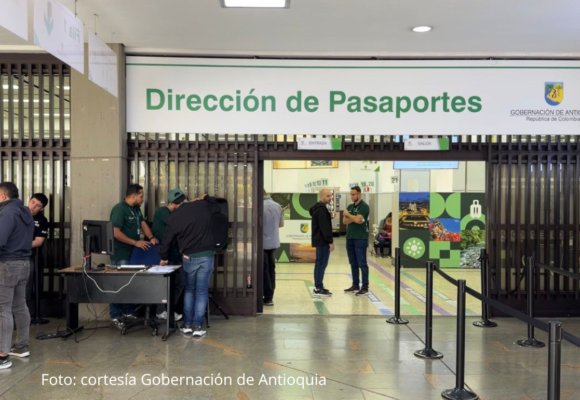 Caída nacional del sistema de pasaportes. Más de 2000 documentos sin expedir en Antioquia