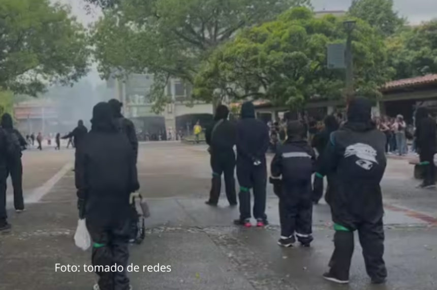 Encapuchados obligan evacuación de la UdeA y suspenden actividades