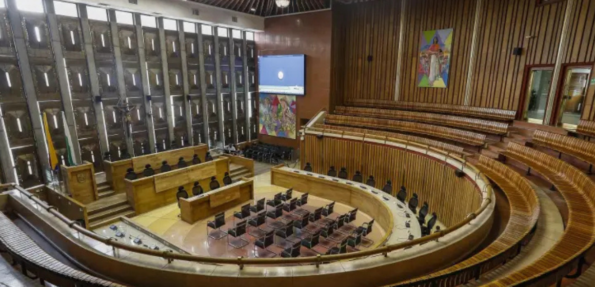 Suspenden sesión de Asamblea de Antioquia por ausencia de 15 diputados