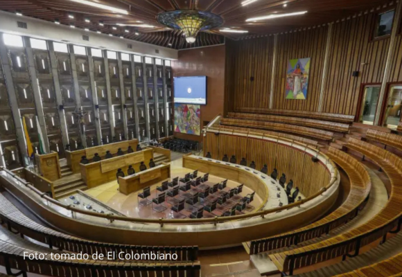 Suspenden sesión de Asamblea de Antioquia por ausencia de 15 diputados